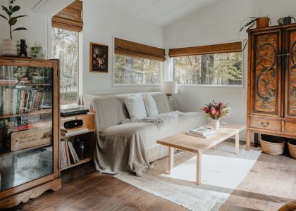 Cozy living room (IG: @clay.banks)